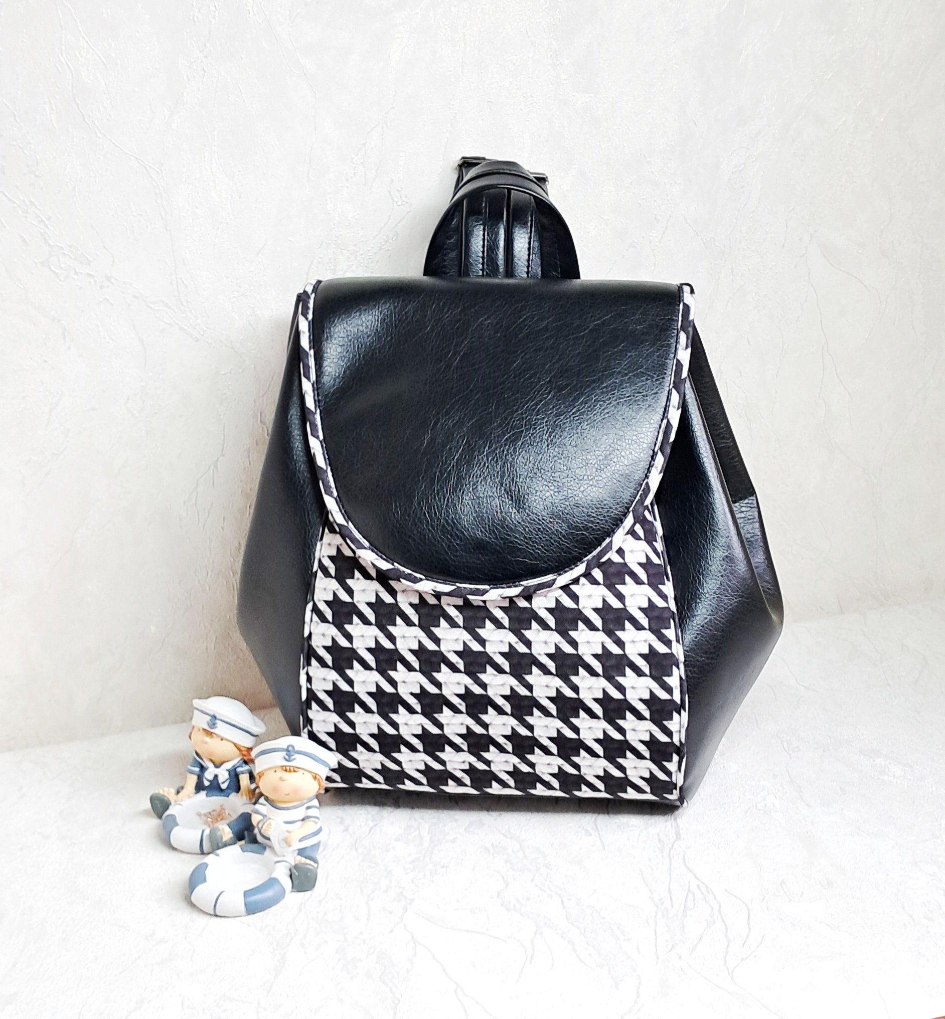 Изображение без подписи